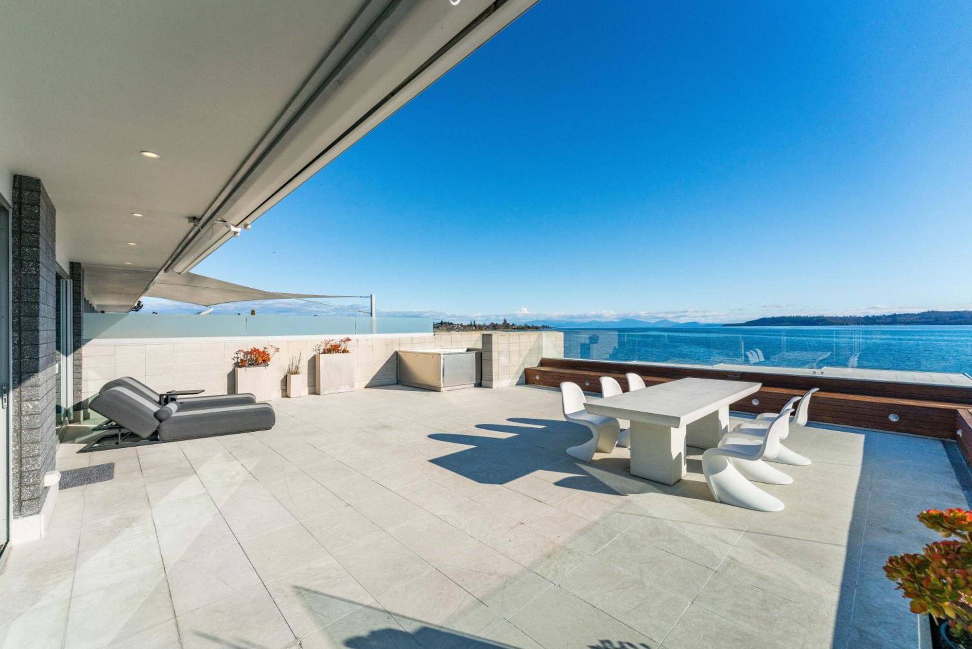 Aparthotel Sacred Waters Taupo Zewnętrze zdjęcie Rooftop terrace